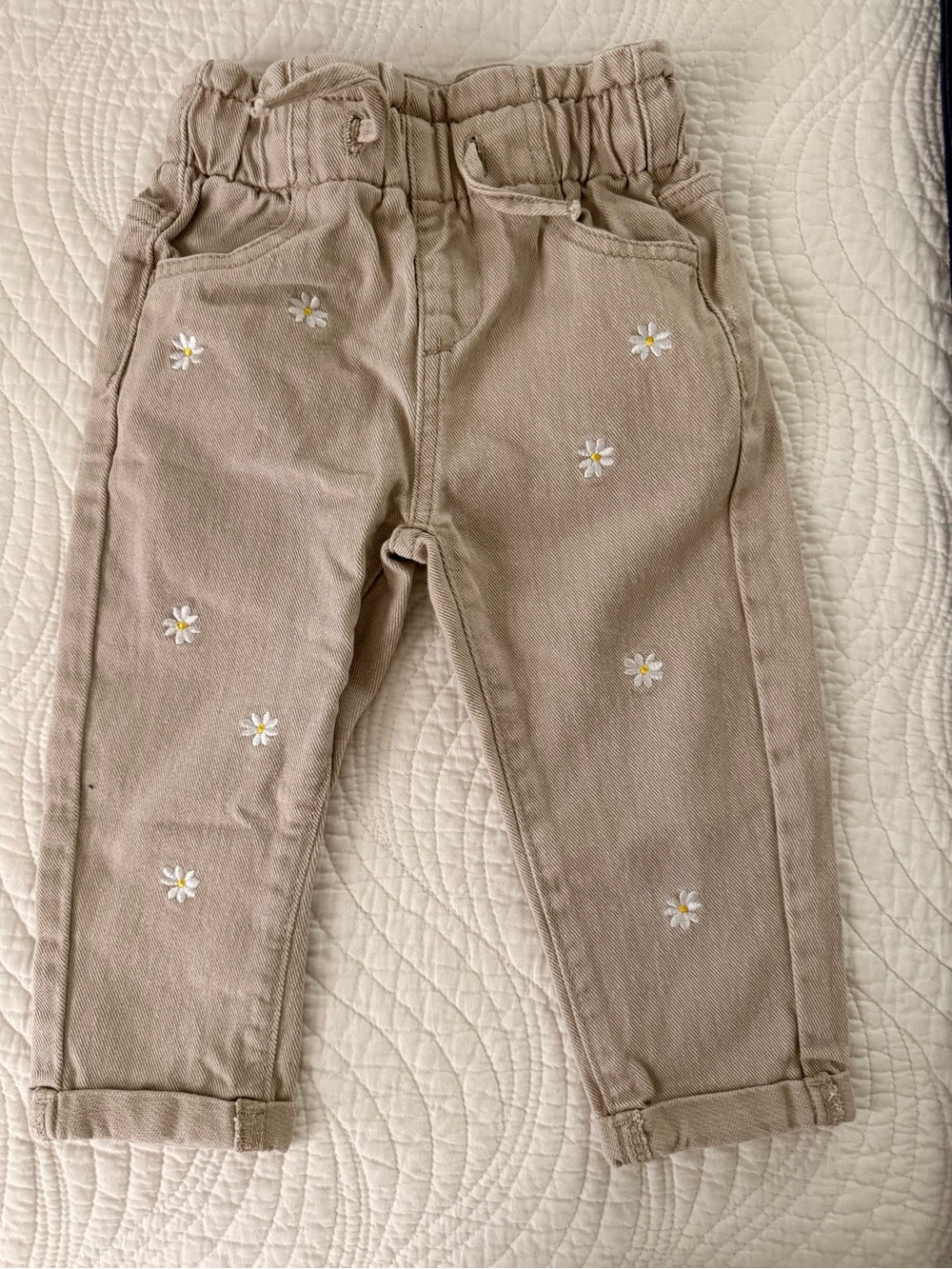 SHEIN Beige Daisy Embroidered Drawstring Kids Pants